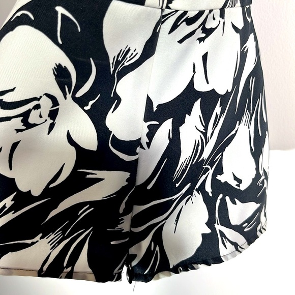 Ann Taylor Black White Floral Sleeveless Women’s Blouse Size 14 - Picture 4 of 7